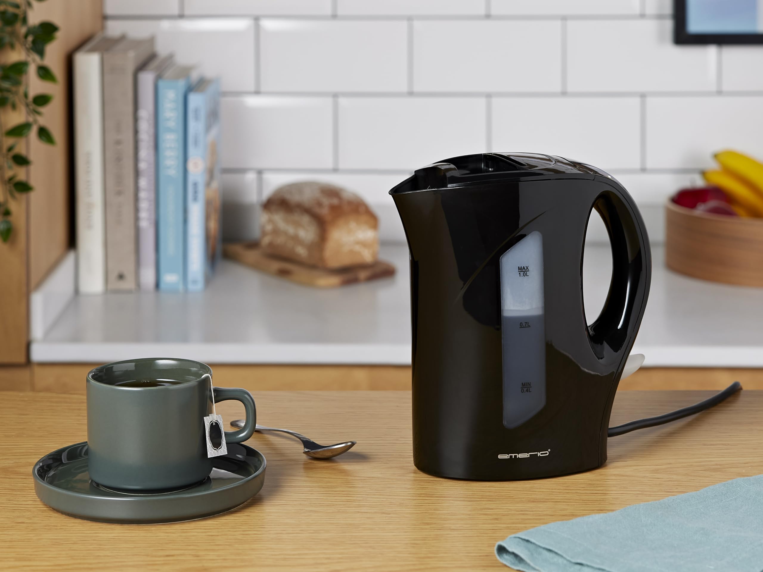 Emerio Vattenkokare, 1,0 liter, 900 watt, vattennivåindikator, BPA-fritt, torrgåsskydd, upplyst på/av-brytare, perfekt för hem, camping eller kontor, WK-121616.1, svart
