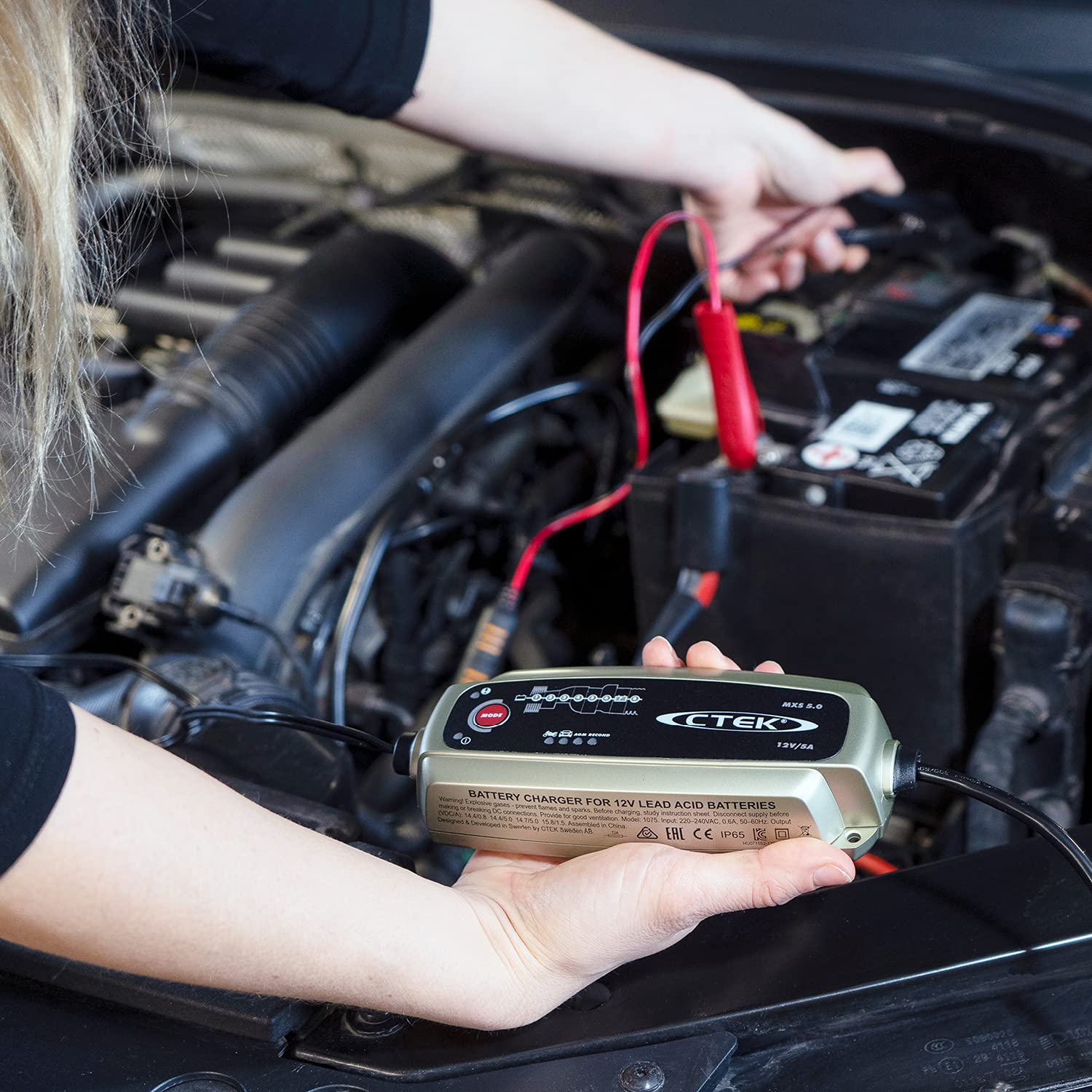 CTEK MXS 5.0, Batteriladdare 12V Med Inbyggd Temperaturkompensation, Motorcykel- Och Billaddare, Smart Batteriladdare, Batterihållare Med Rekonditioneringsläge Och Dedikerat AGM-läge
