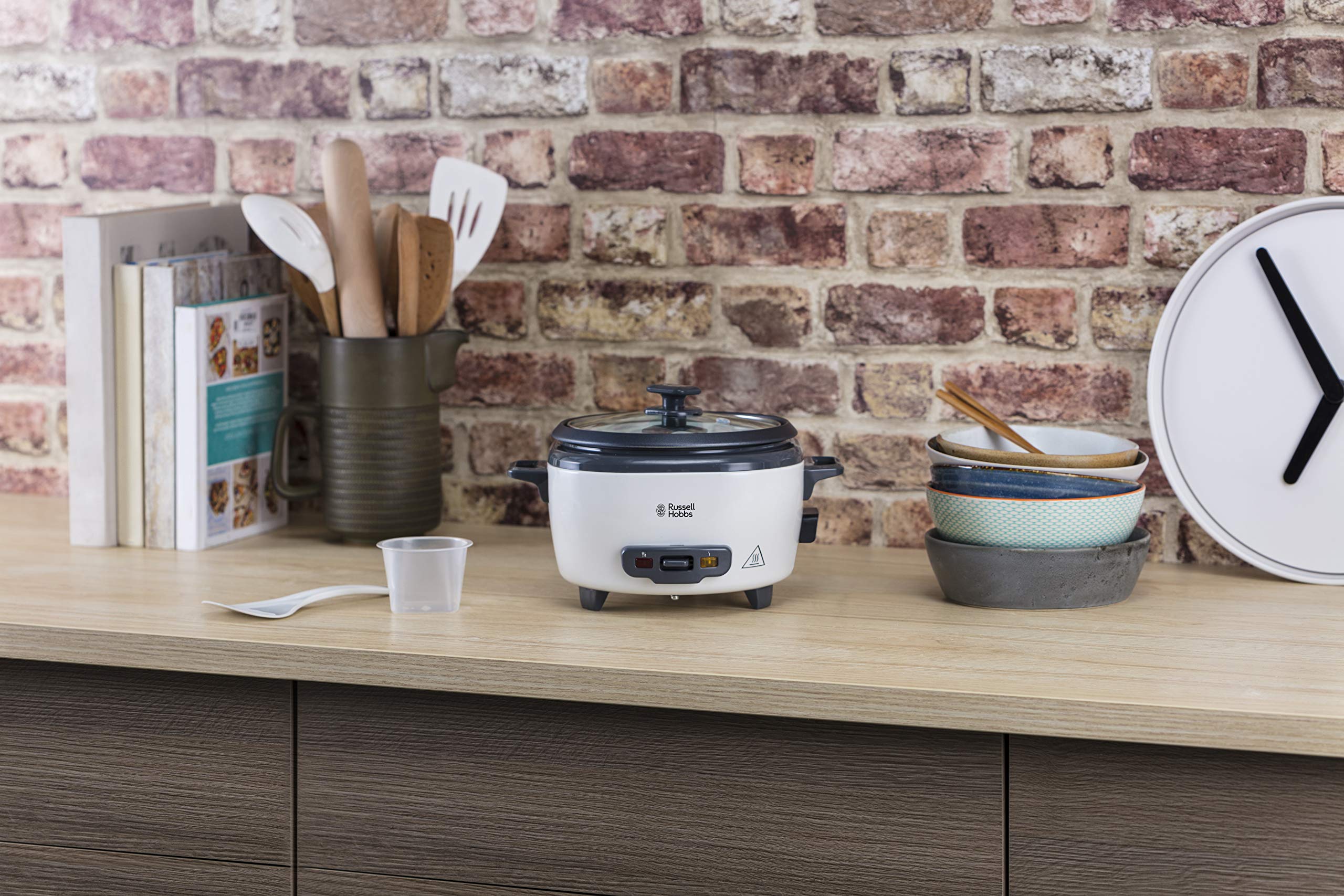 Russell Hobbs riskokare, kokar upp till 6 portioner ris upp till 200 gram per portion, varmhållningsfunktion, non-stick beläggning, ångkorg, mätkopp och sked ingår, 27030-56