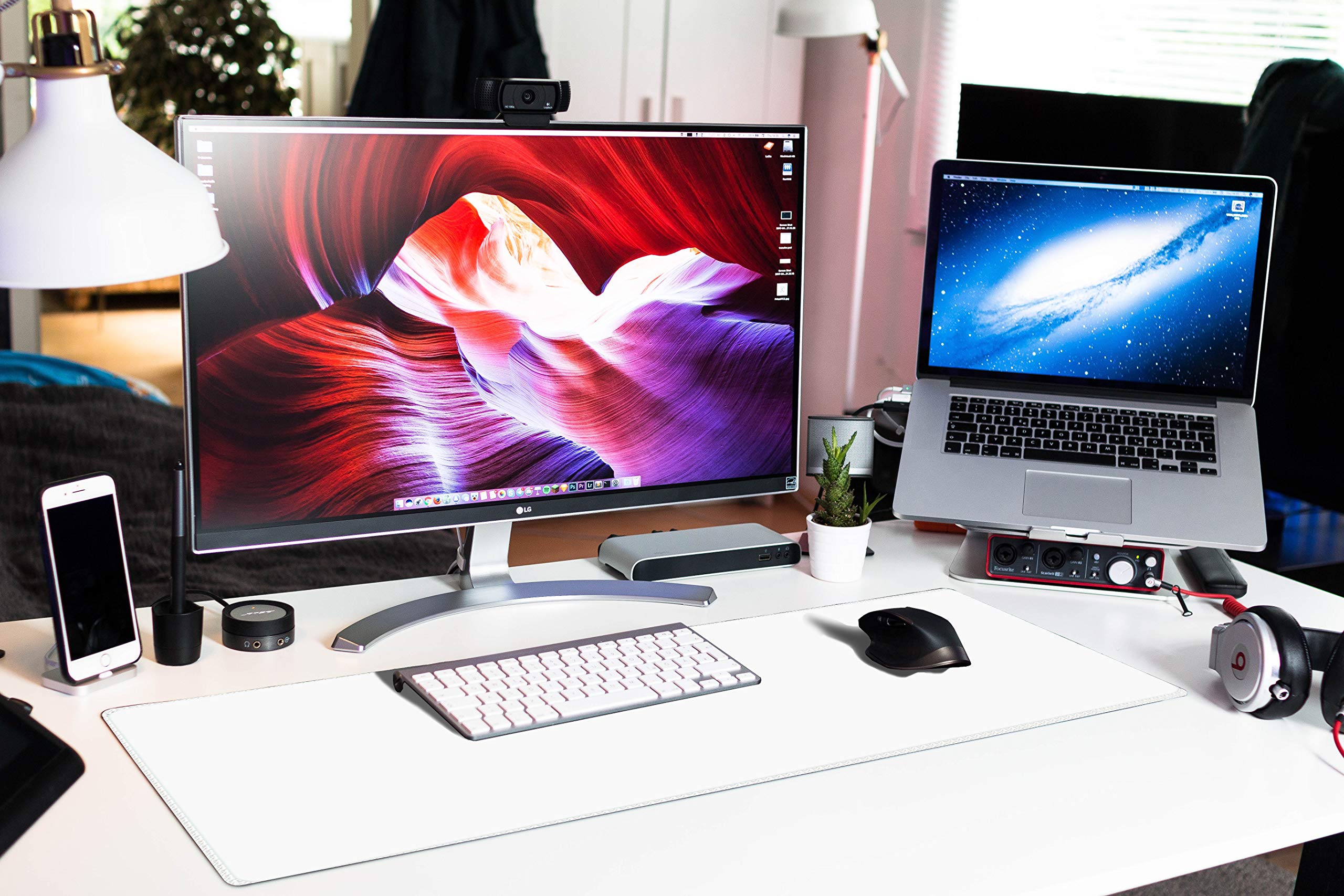 Sidorenko XXL Gaming Mouse Pad - 900 x 400 mm - kantfria kanter - halkfri - XXL förlängd musmatta - skrivbordsunderlägg - speciell yta förbättrar snabbhet och precision - vit