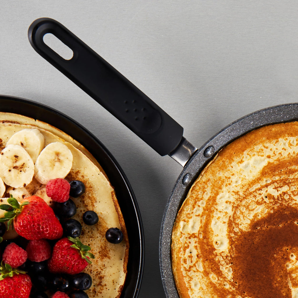Russell Hobbs RH02852EU7 metallisk marmor crepe och pannkaka stekpanna – 25 cm/9,8 tum non-stick platt stekpanna för omelett, chapati, roti, induktionshäll lämplig, mjukt grepphandtag, smidd aluminium