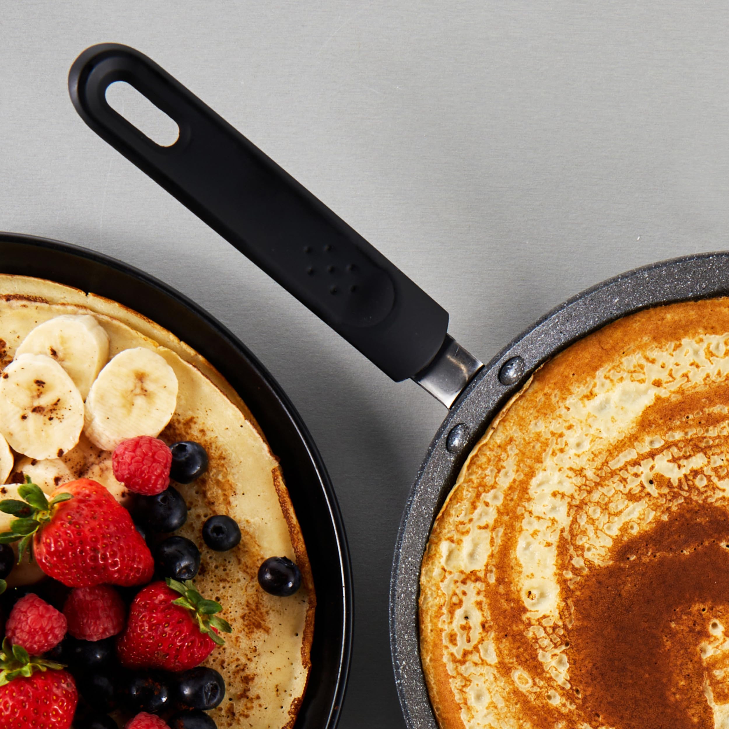 Russell Hobbs RH02852EU7 metallisk marmor crepe och pannkaka stekpanna – 25 cm/9,8 tum non-stick platt stekpanna för omelett, chapati, roti, induktionshäll lämplig, mjukt grepphandtag, smidd aluminium