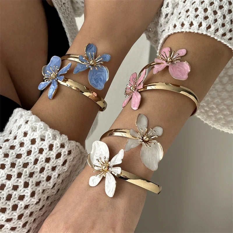 Elegant Enamel Flower Open Cuff Bracelet For Women Gold Plated Metal Pink White Blue Floral Bangles Beach Party Vacation Jewelry