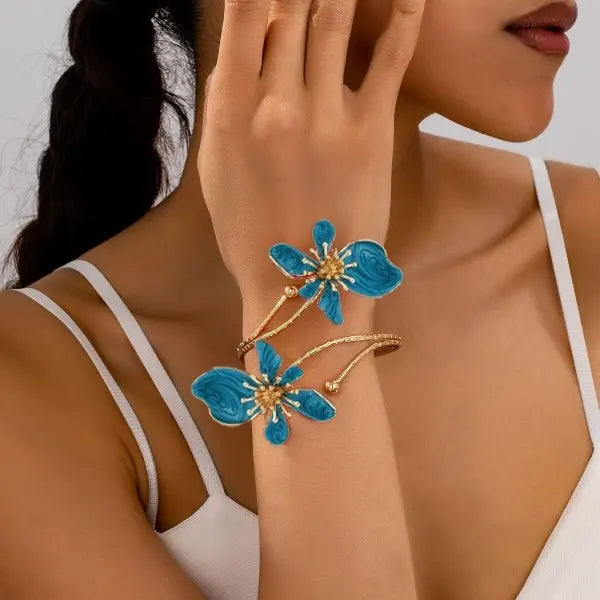 Boho Elegant Sexy Flower Open Cuff Armlet for Women Vintage Enamel Glaze Craft Floral Adjustable Arm Bracelet Beach Body Jewelry