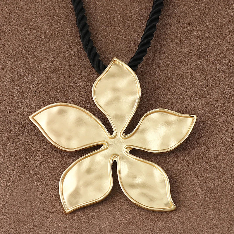 1 x Matte Gold Unique Exaggerated Irregular Freedom/Flower Pendant Summer Chunky Cord Necklace Women's Beach Vacation Jewellery