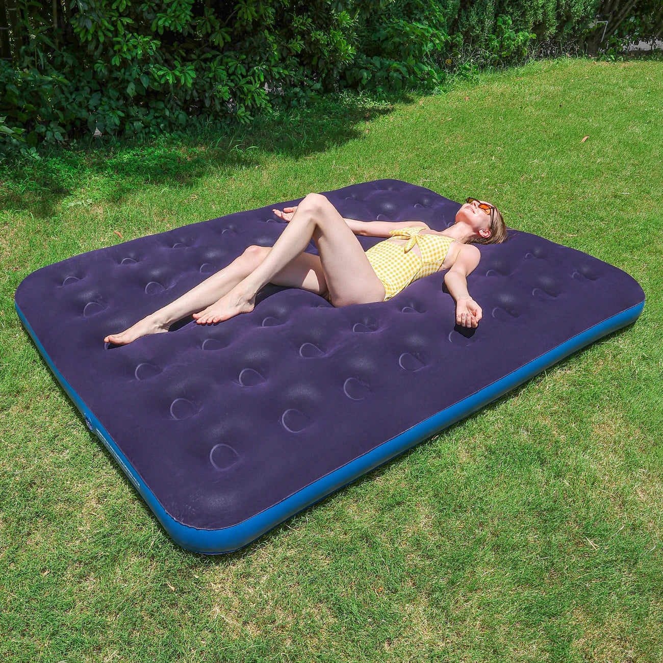Twin Size Air Mattress Inflatable Bed, Blow Up Mattress Camping Sleeping Pad ， Standard Downy Air Mattress，300lb Weight Capacity