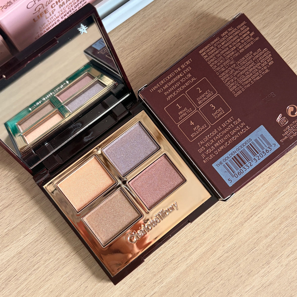 Charlotte Tilbury CT Makeup Set Water Light Collagen Lip Moisturizer Pressed Powder for Flawless Finish Four-color Eyeshadow