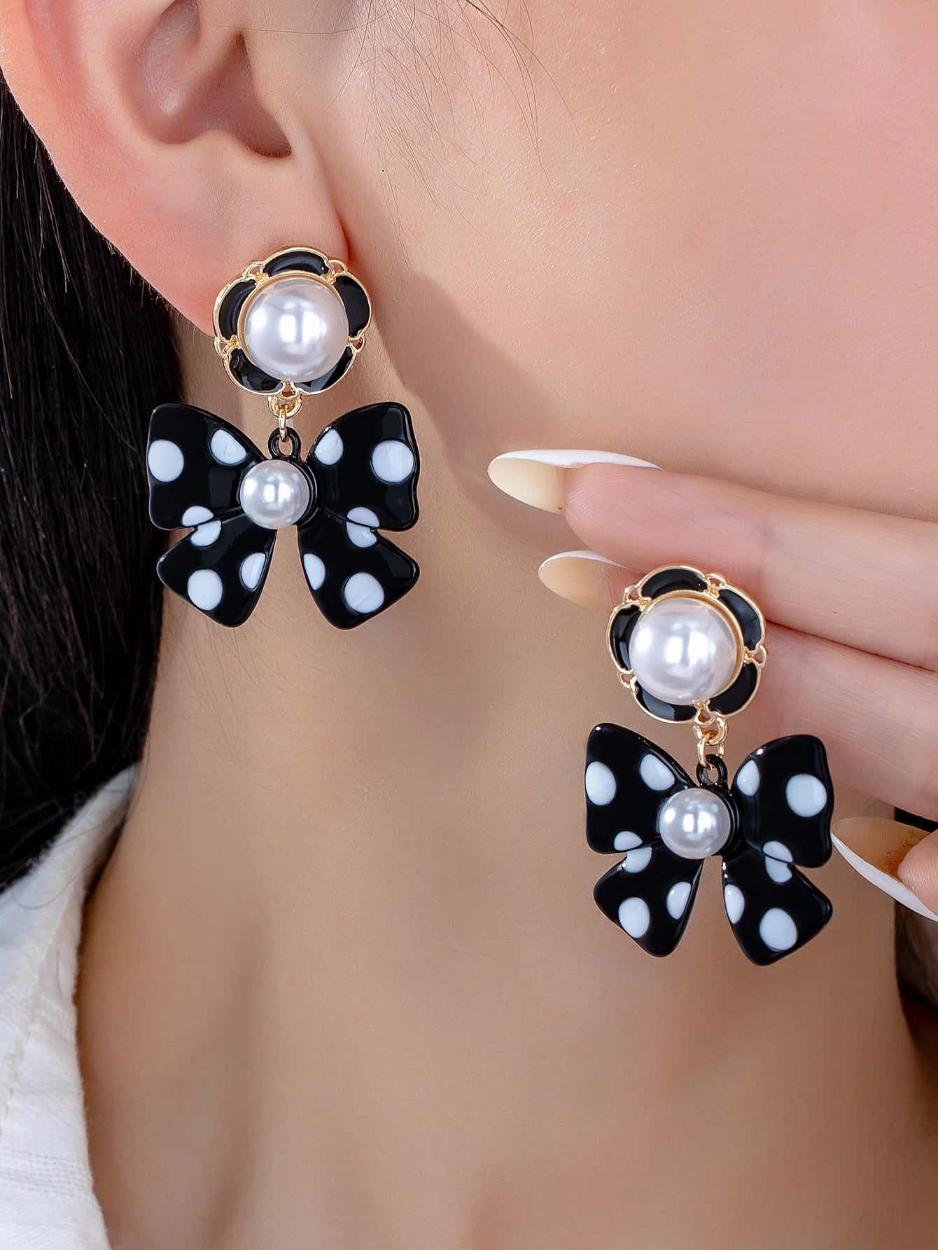 Elegant and Fashionable Summer Style Imitation Pearl Bowknot Light Luxury High-End Bowknot Earrings for Women