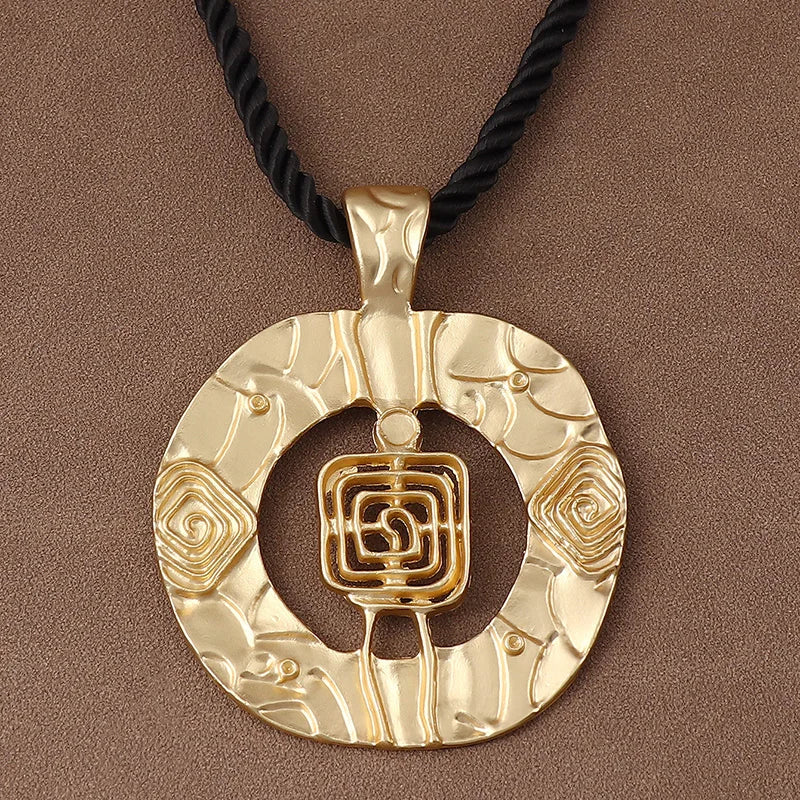 1 x Matte Gold Unique Exaggerated Irregular Freedom/Flower Pendant Summer Chunky Cord Necklace Women's Beach Vacation Jewellery