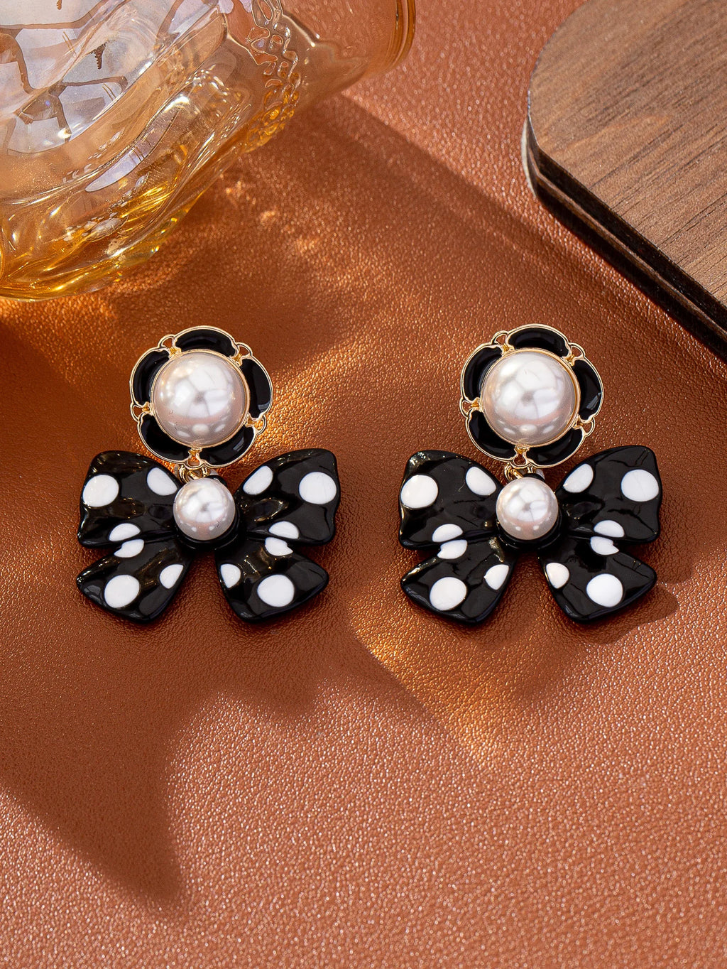 Elegant and Fashionable Summer Style Imitation Pearl Bowknot Light Luxury High-End Bowknot Earrings for Women