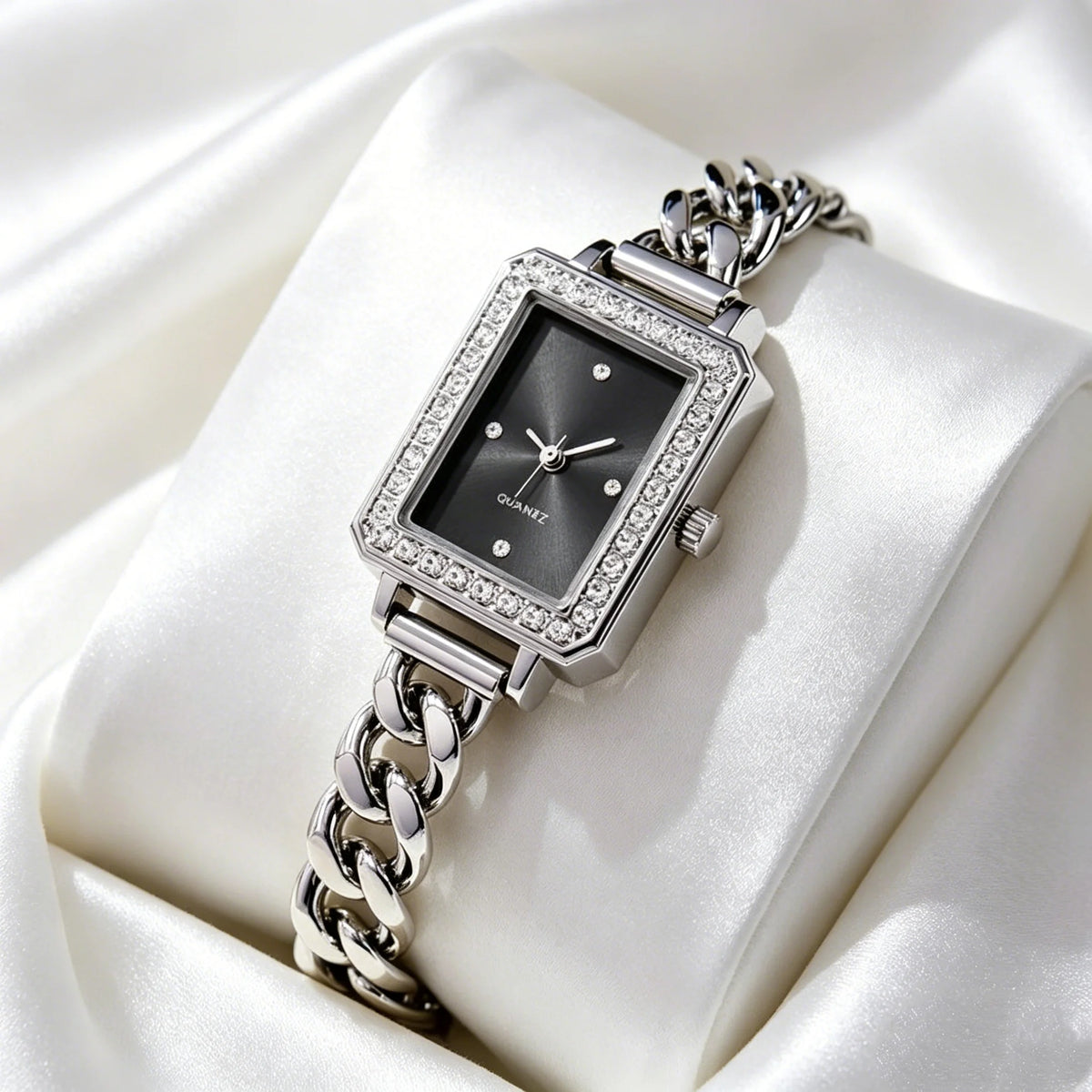 Luxury quartz watch with Roman numeral display zinc alloy case