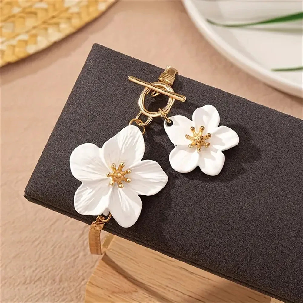 Elegant Enamel Flower OT Buckle Charm Anklets for Women White Green Cherry Blossom Anklet Leg Bracelet Summer Beach Foot Jewelry