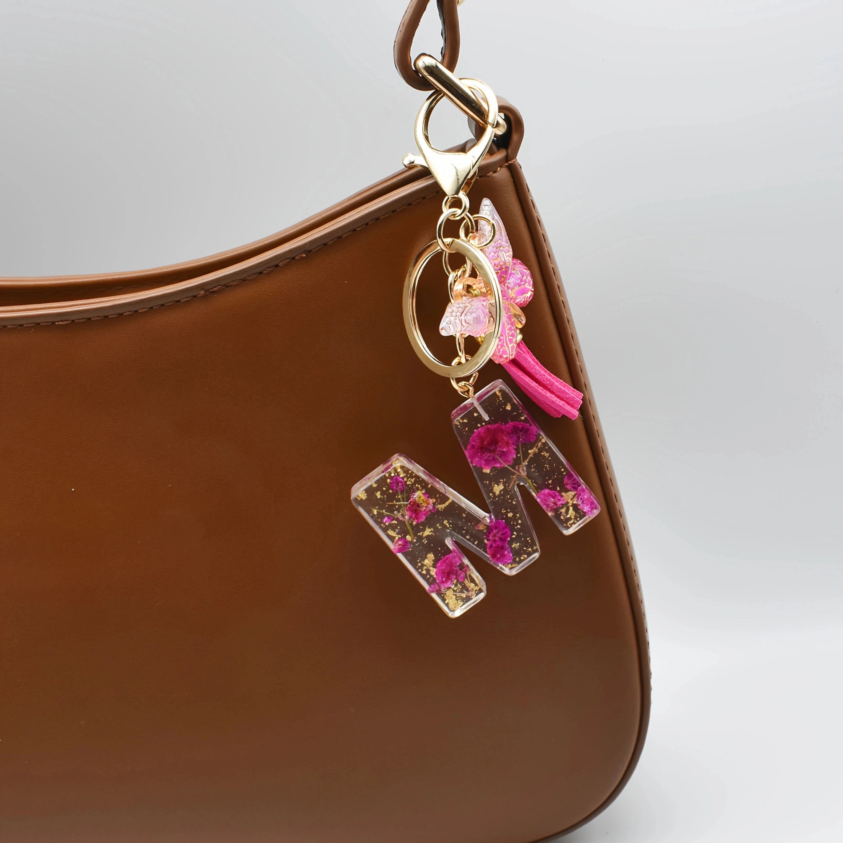 1PC Fashion Easter Alphabet Keychain - Dried Flower Resin Charm, A-Z Initial Pendant Butterfly Tassel, Non-Woven ABS Gift