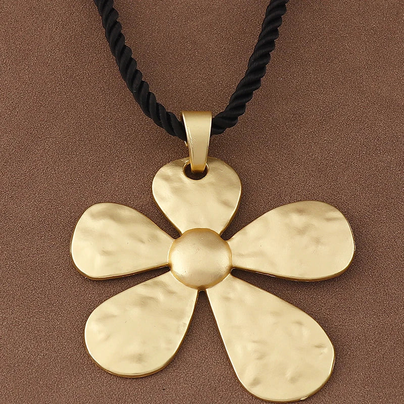 1 x Matte Gold Unique Exaggerated Irregular Freedom/Flower Pendant Summer Chunky Cord Necklace Women's Beach Vacation Jewellery