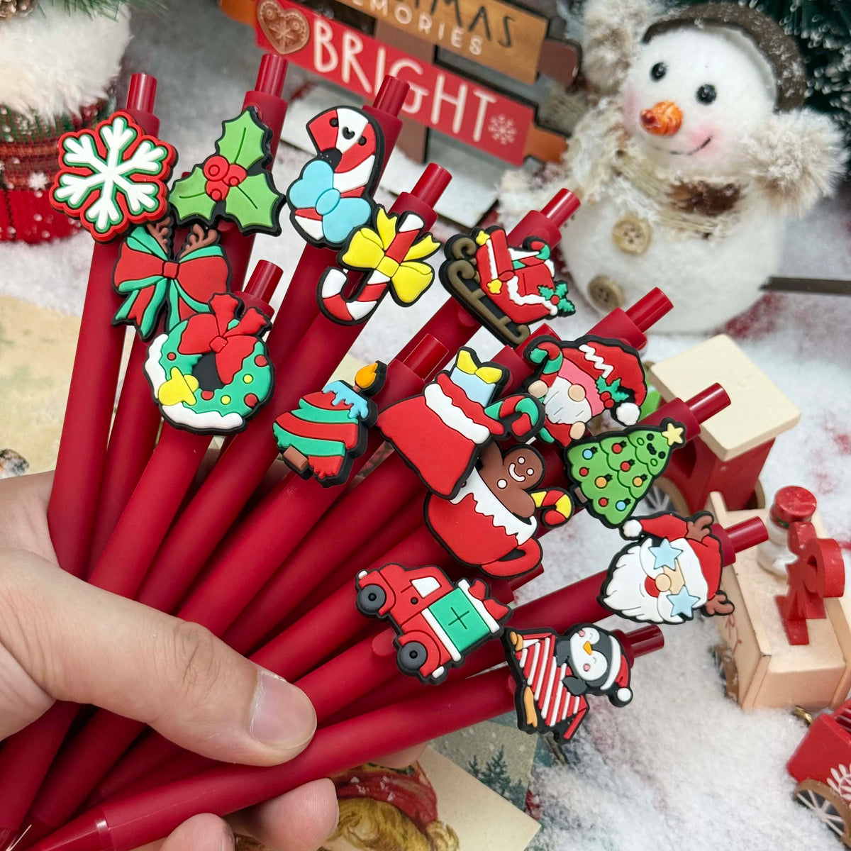 8pcs  Random Christmas Gifts Creative Neutral