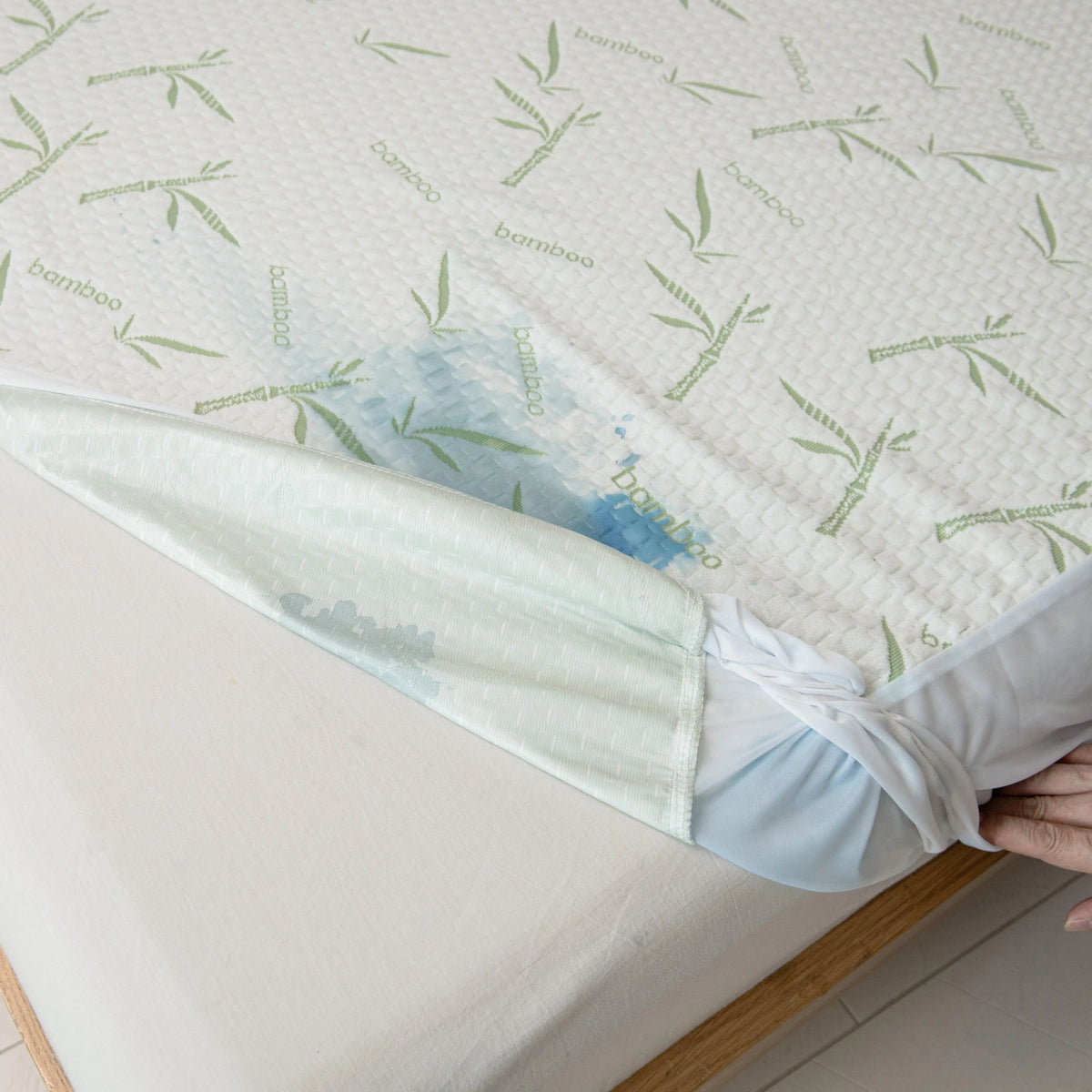 1pc Breathable Bamboo Rayon Waterproof Mattress Protector, Cooling Comfort