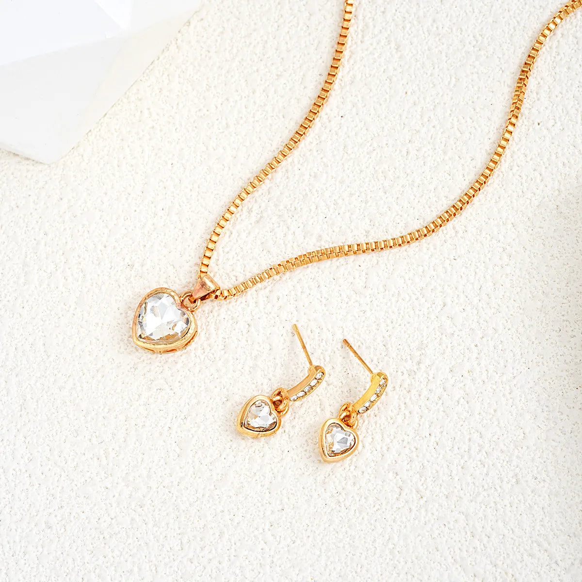 Trendy Crystal Heart Shaped Jewelry Set For Women Dangle Earrings Pendant Necklace Simple Dainty Daily Wear Party Accessories