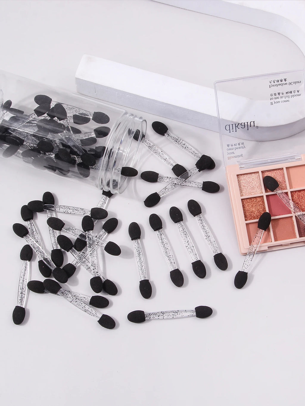 50pcs Disposable Eyeshadow Brush Set,