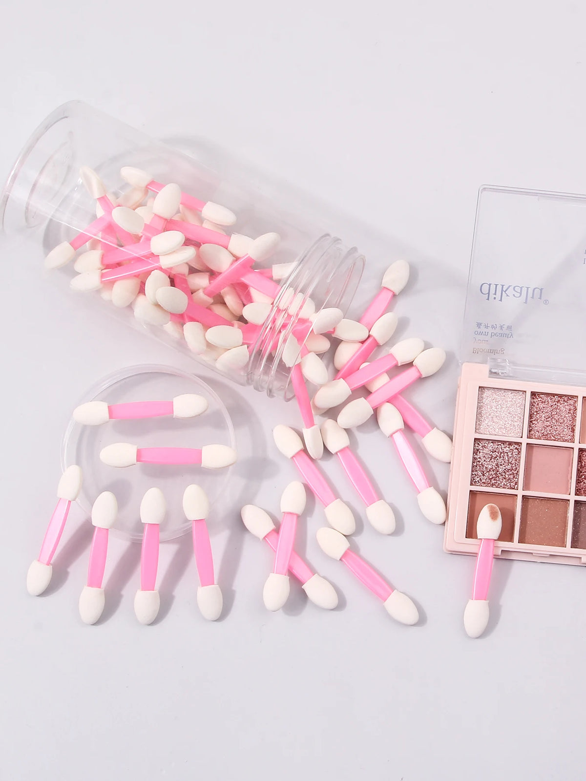 50pcs Disposable Eyeshadow Brush Set, Disposable Eye Shadow Stick Brush Double-Headed